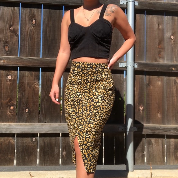 ⭐️ 4/$25 Who what wear cheetah print midi skirt 2 - Picture 2 of 9